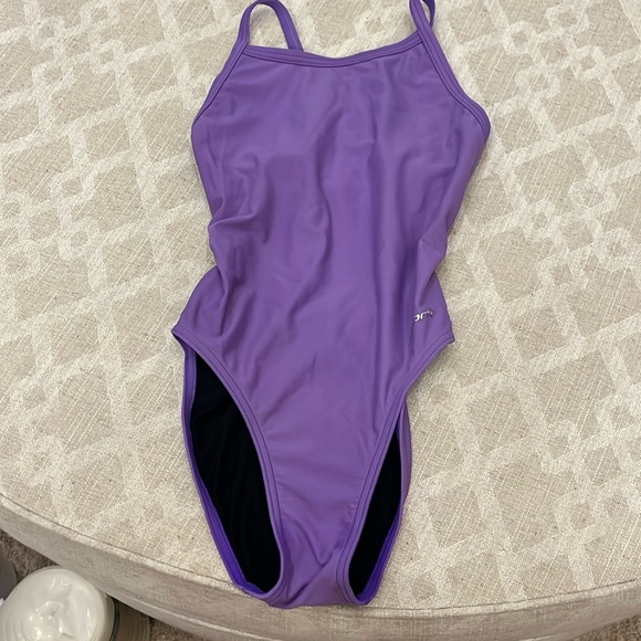 Sporti swimsuit - Picture 1 of 3